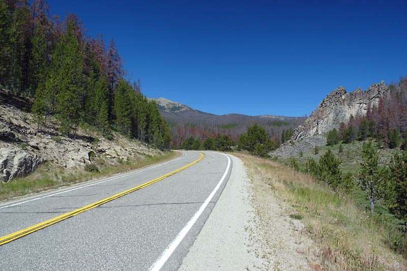 stillclimbingwillowcreekpass.jpg