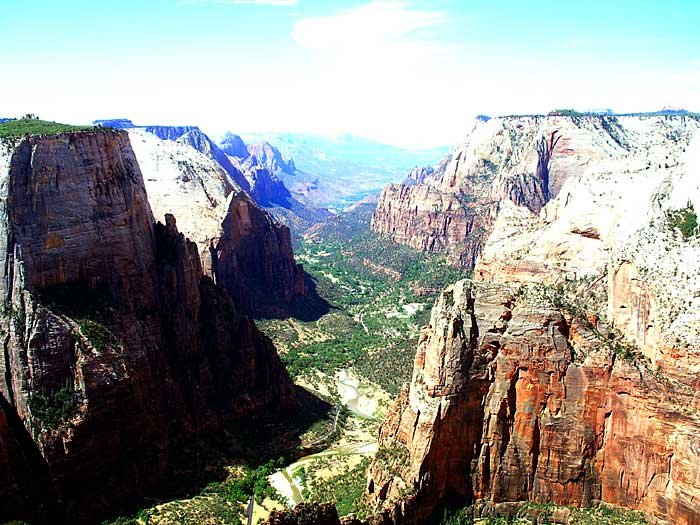 _zion_700x525_web2.jpg